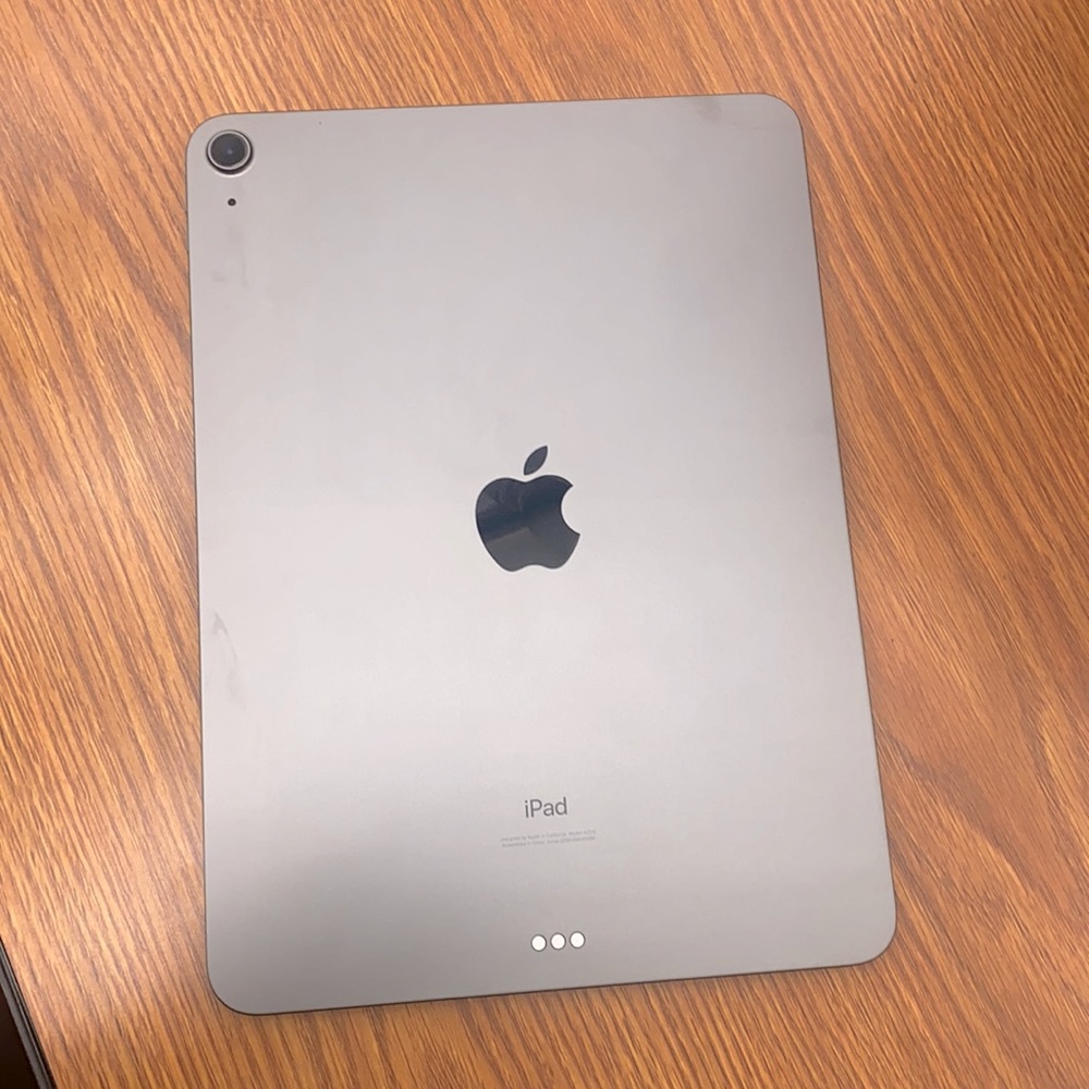 brand new ipad. only have had for 2 weeks. lightly used.